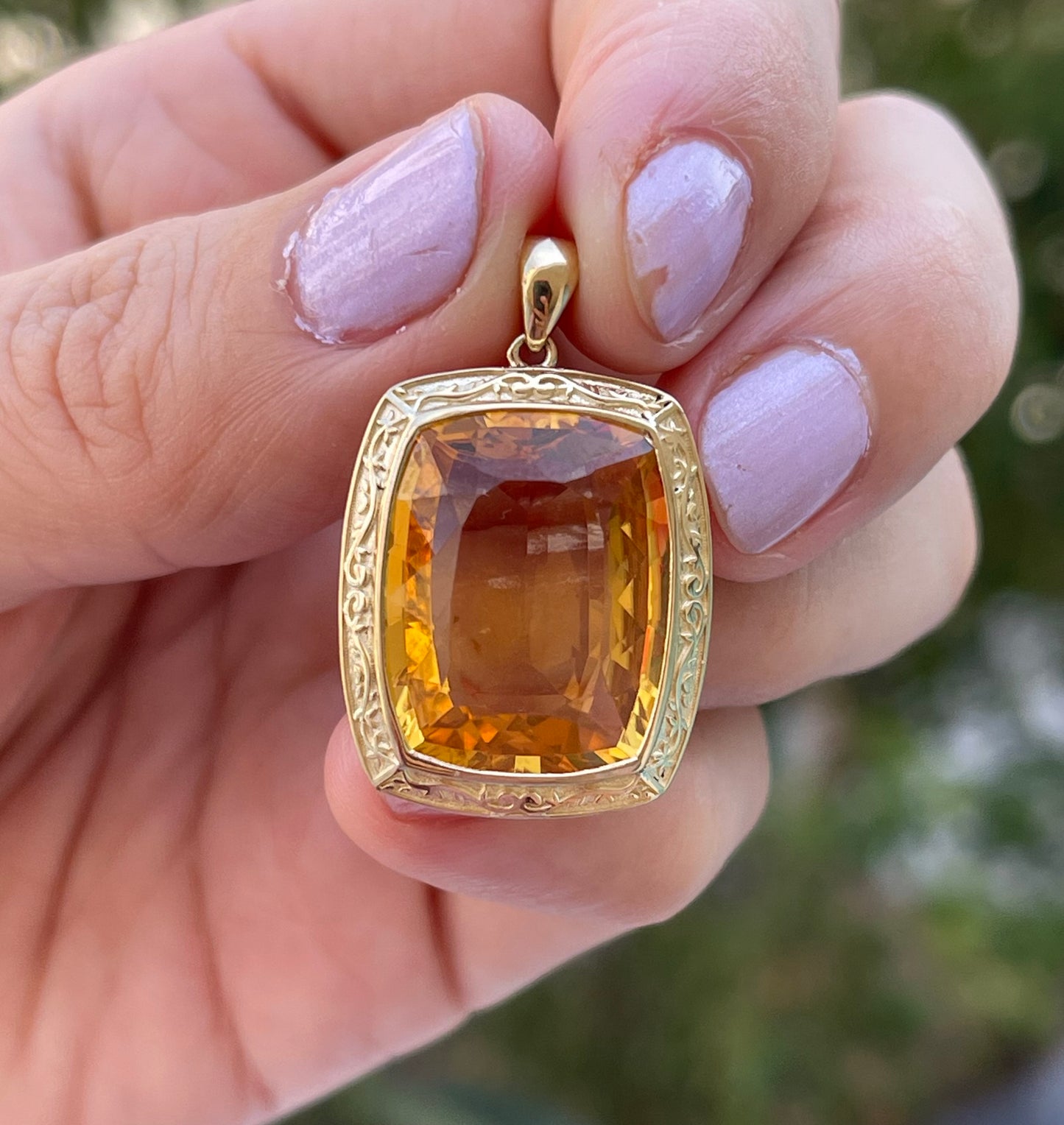 Antique style 9ct yellow gold large 15.3ct natural orange citrine pendant