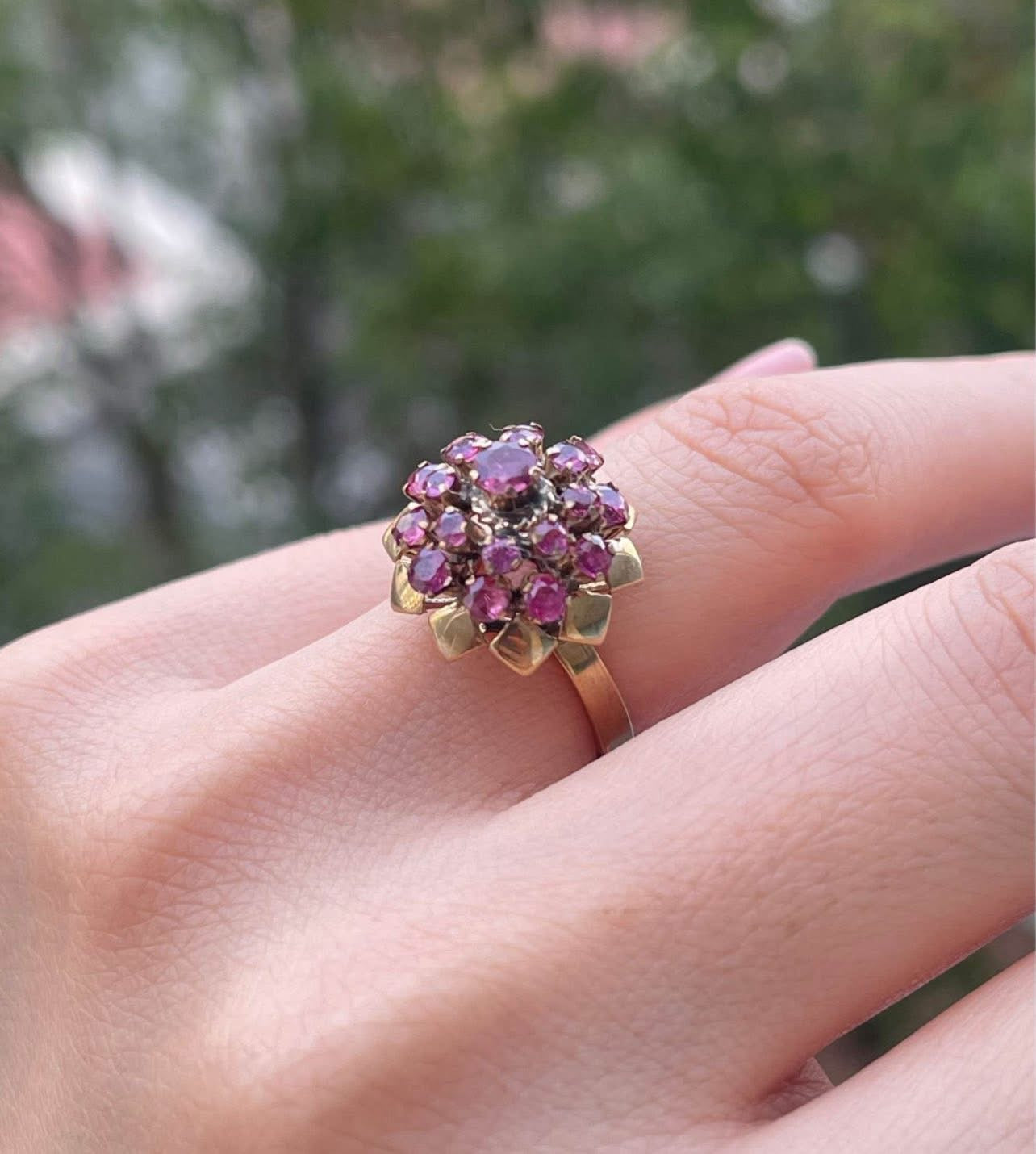 Vintage classic 14ct yellow gold natural ruby cluster Thai princess ring