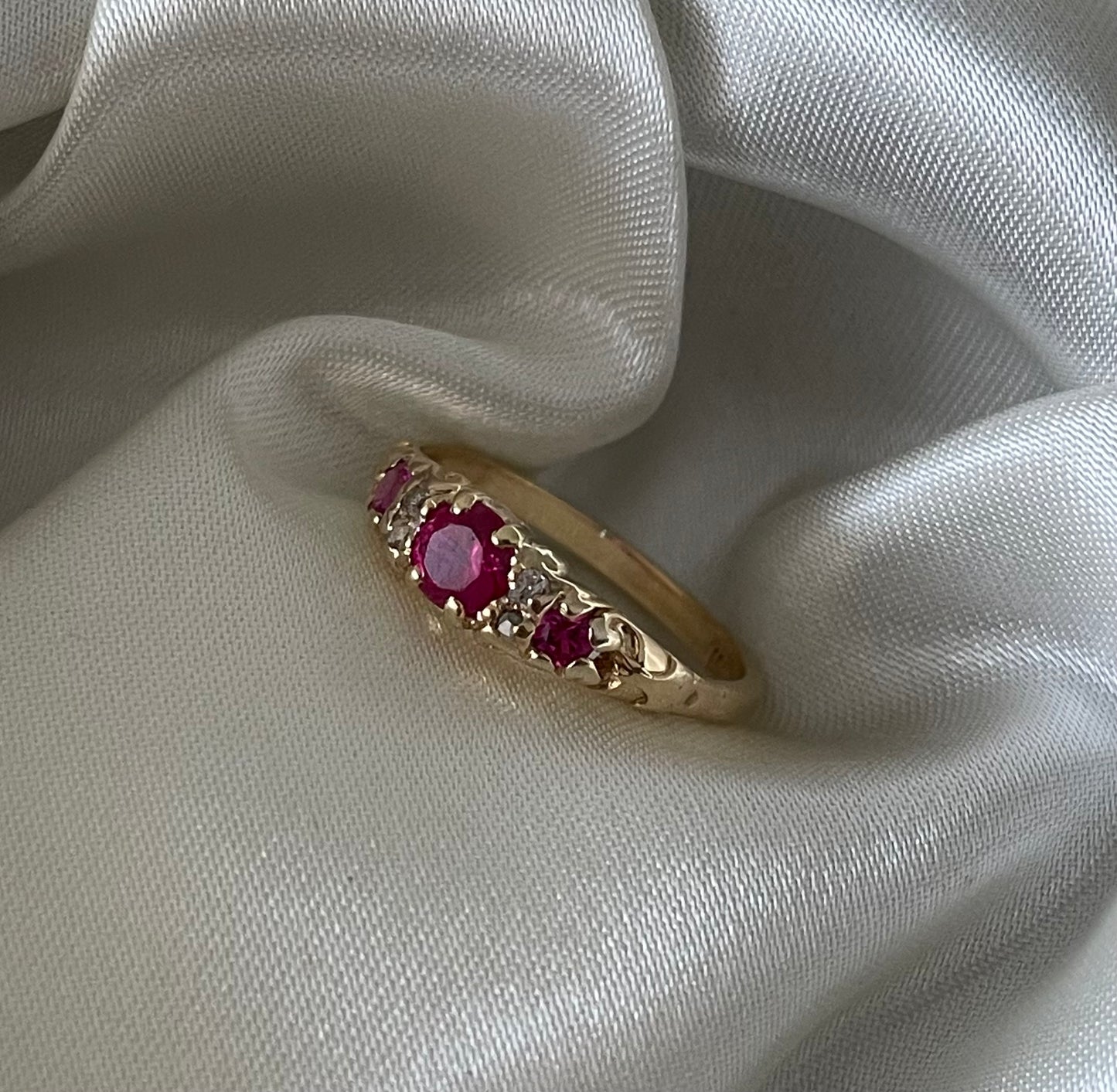 Vintage 18ct yellow gold natural pink ruby & rose cut diamond ring