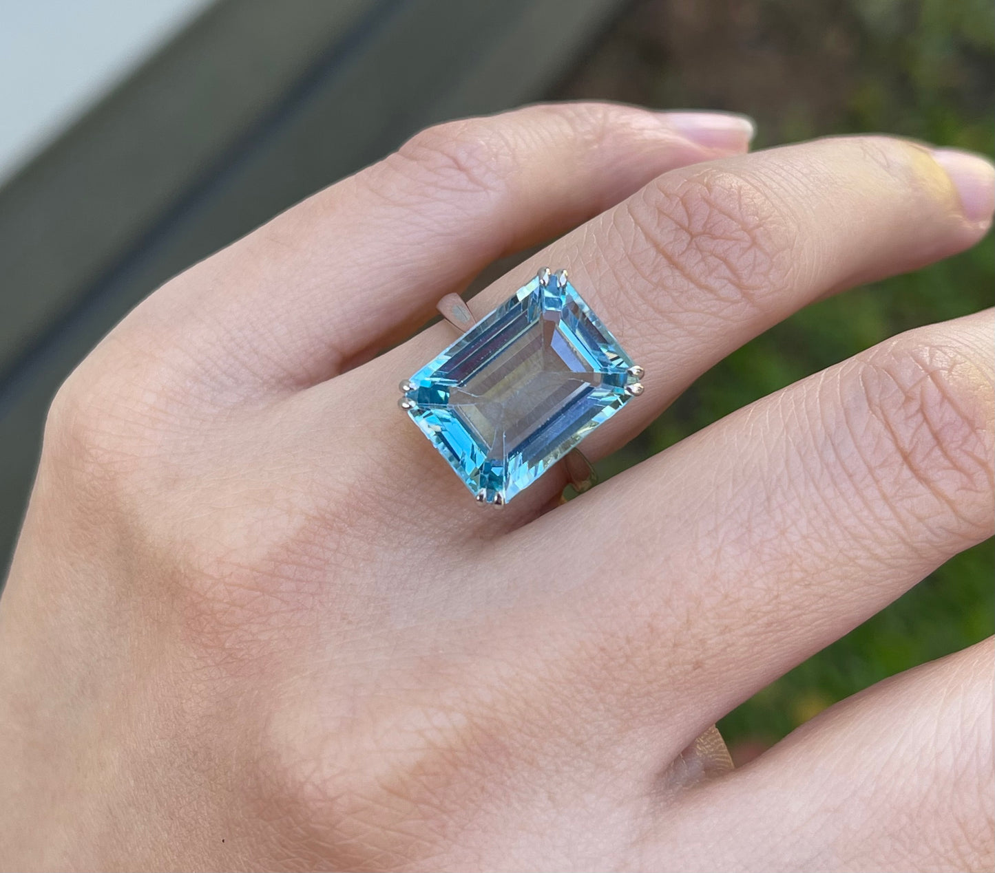 13.5ct Blue Topaz Ring In 9ct White Gold