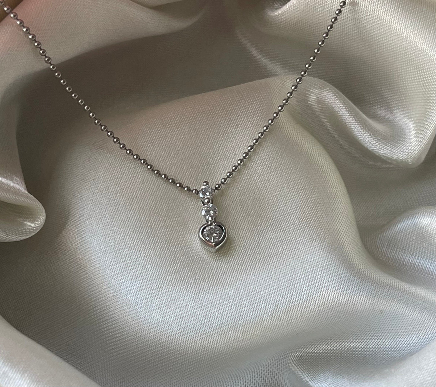 Diamond Trilogy Pendant Necklace in Platinum