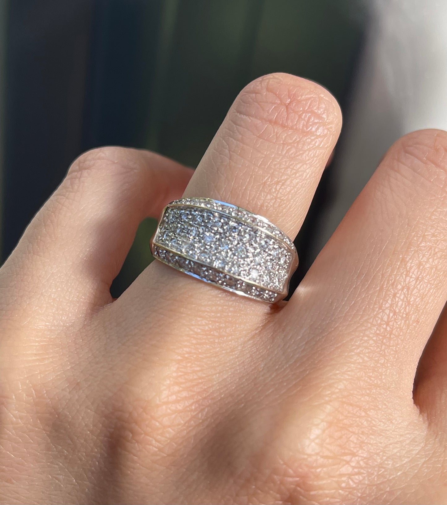 Vintage Natural Diamond Concave Pavé Band Ring In Heavy Solid 18ct White Gold