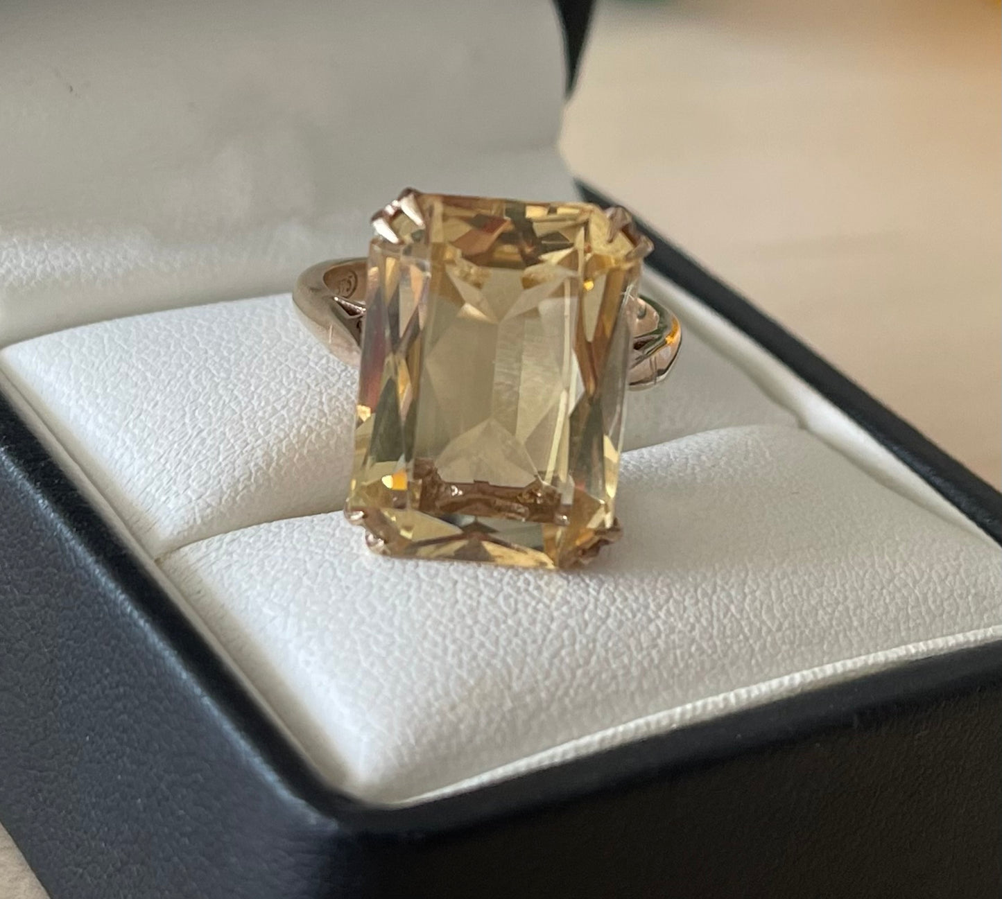 Vintage 9ct yellow gold natural citrine ring
