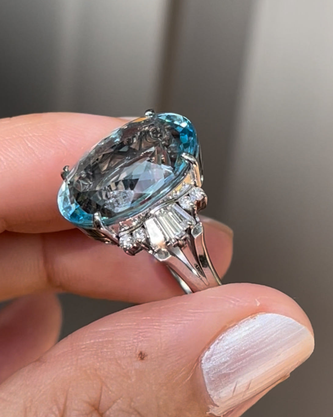 12.16ct Aquamarine 0.7ct diamond Ring In 900 Platinum