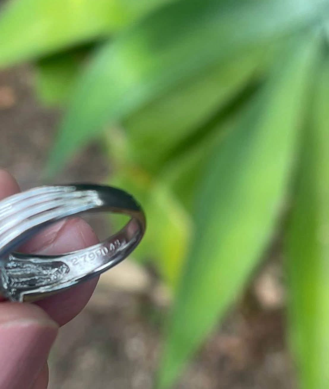 Heavy 900 platinum 2.8ct natural aquamarine diamond ring