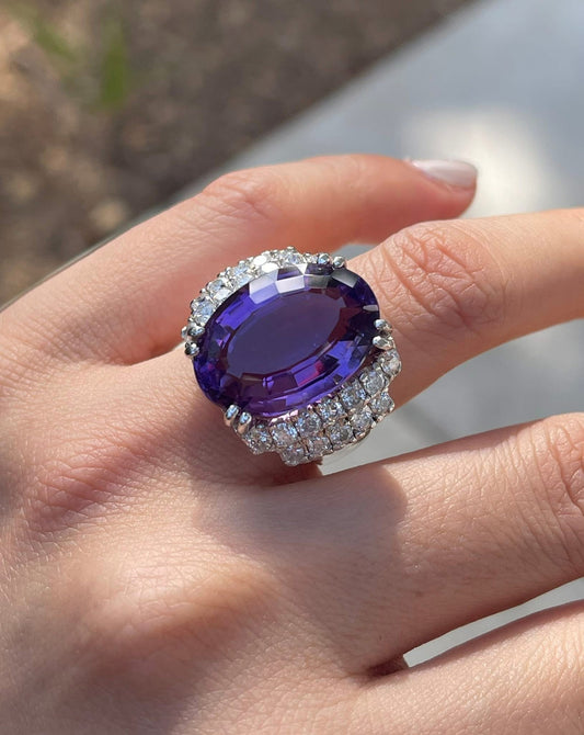 Queen 14ct white gold 18ct natural purple amethyst 1.5ct diamond ring
