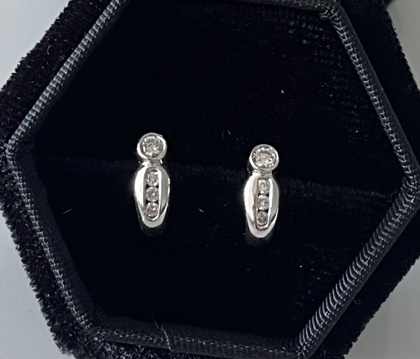 14ct & 9ct white gold diamond stud earrings