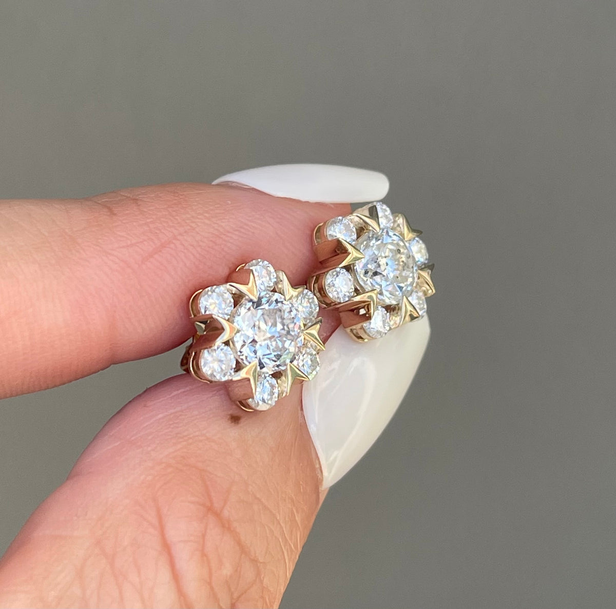 3.06ct Natural Diamond Flower Stud Earrings In 14ct Yellow Gold