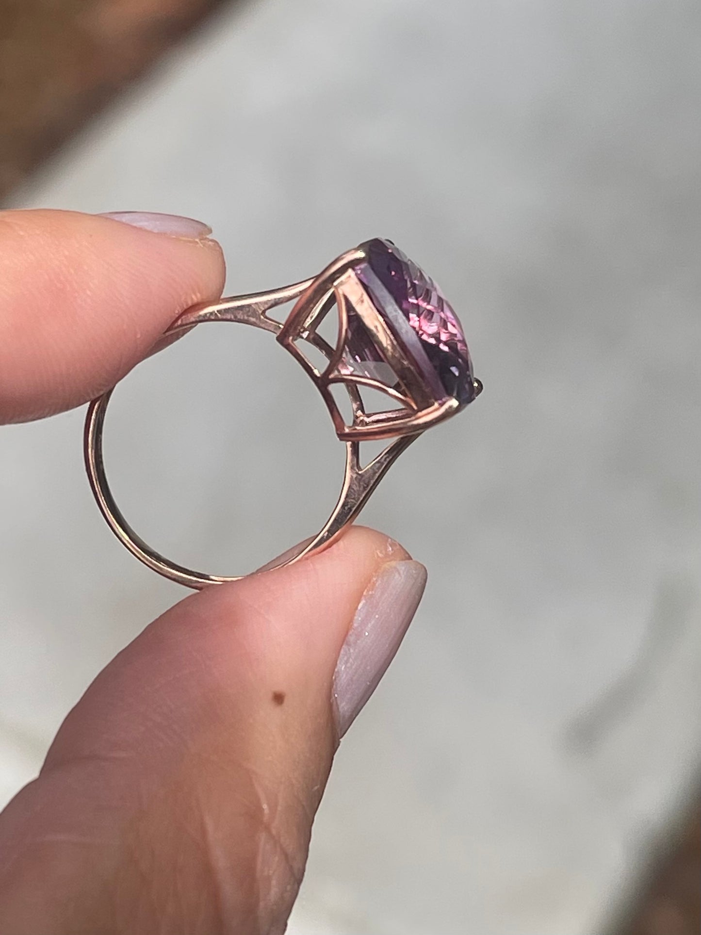 9ct rose gold 8.9ct Rose de France lavender amethyst ring