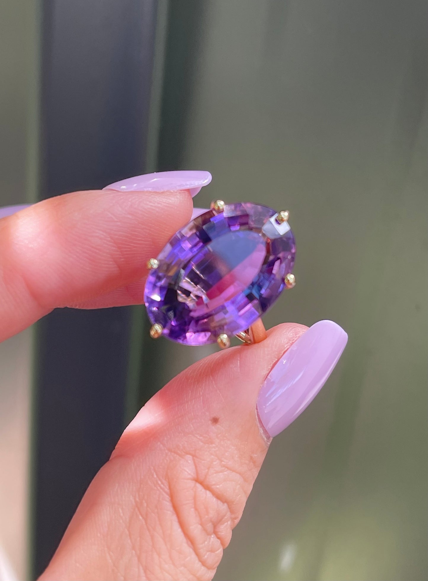 Statement 18.25ct Lavender Amethyst Ring Set in 9ct Yellow Gold