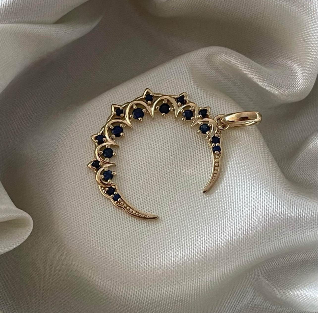 Antique style 9ct yellow gold natural sapphire crescent moon pendant