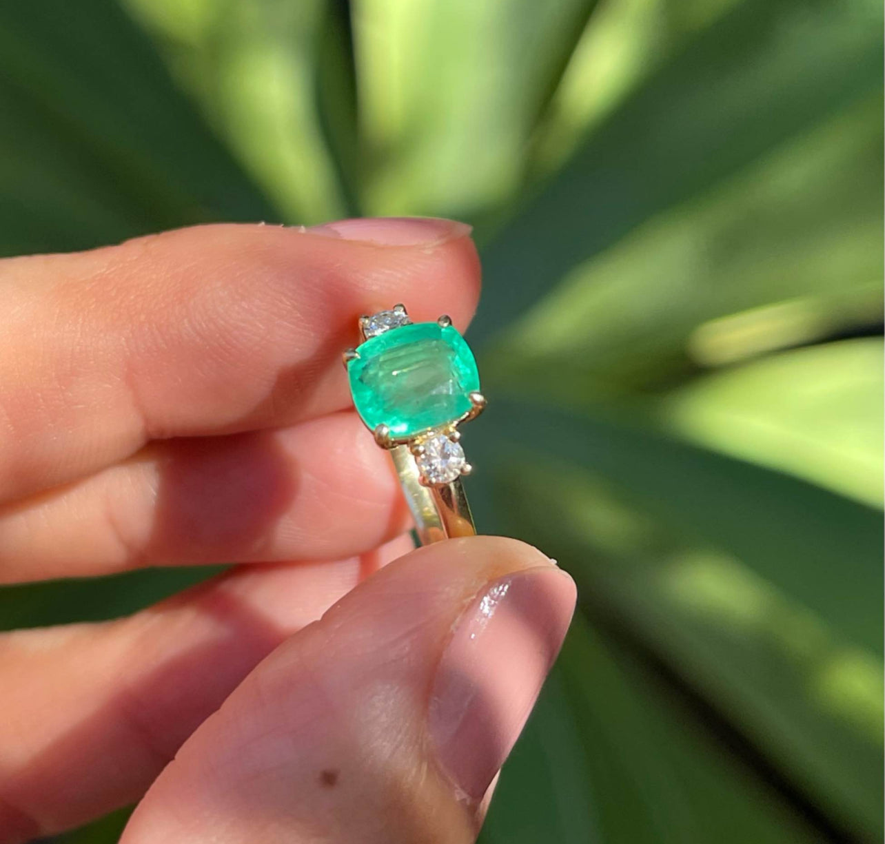 9ct yellow gold 1.5ct natural emerald with diamond 3 stone trilogy ring