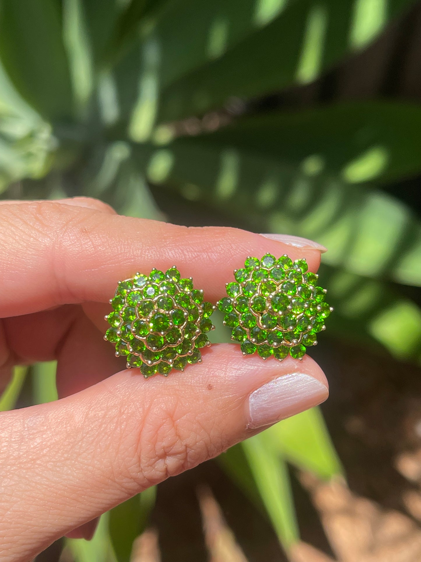 Vintage 14ct rare Tsavorite (green garnet )cluster flower earrings