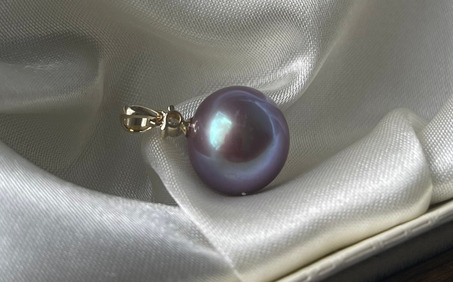 Lavender Edison Pearl & Diamond Pendant in 9ct Yellow Gold