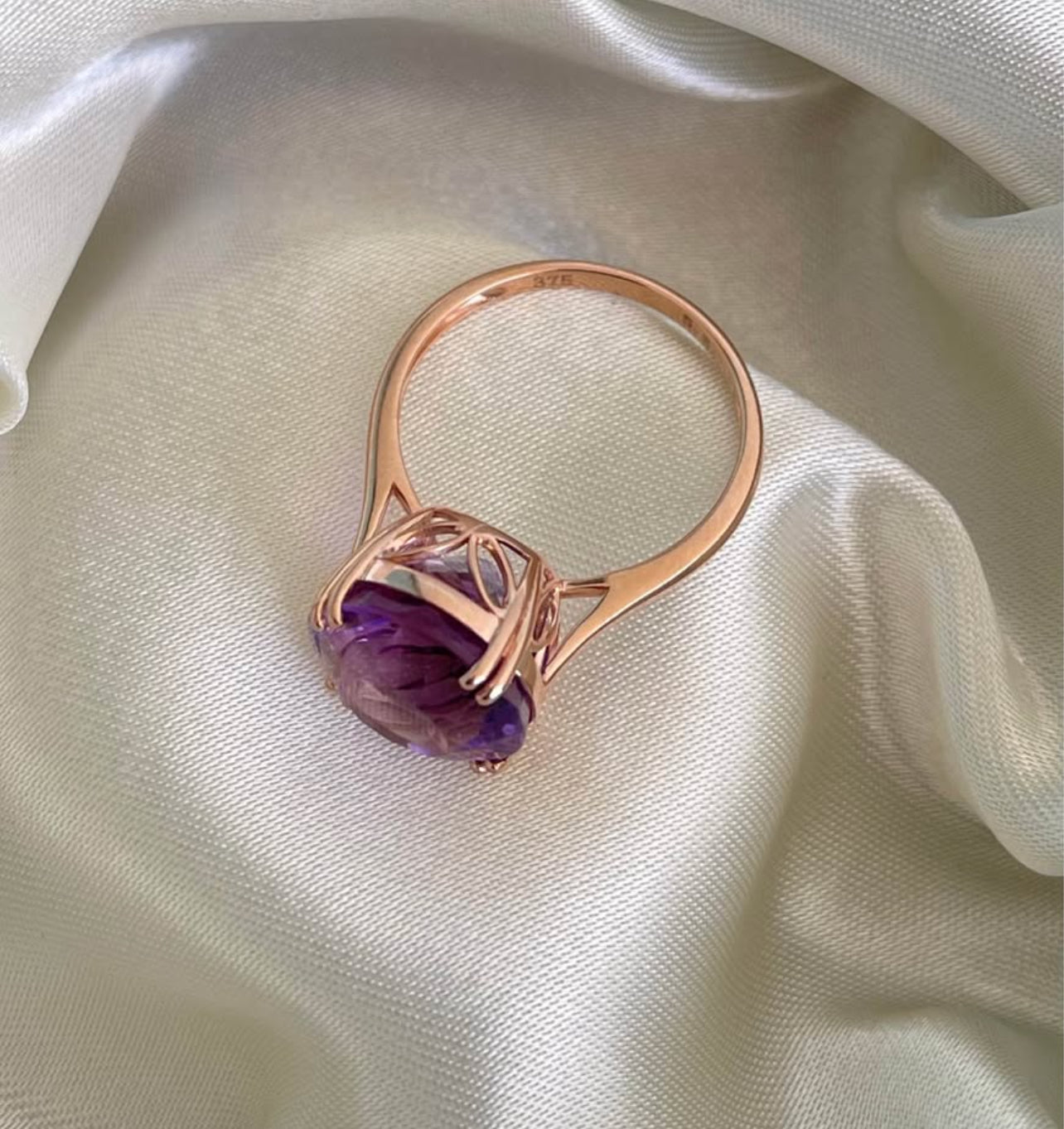 Elegant 9ct rose gold round cut 7.25ct natural amethyst ring