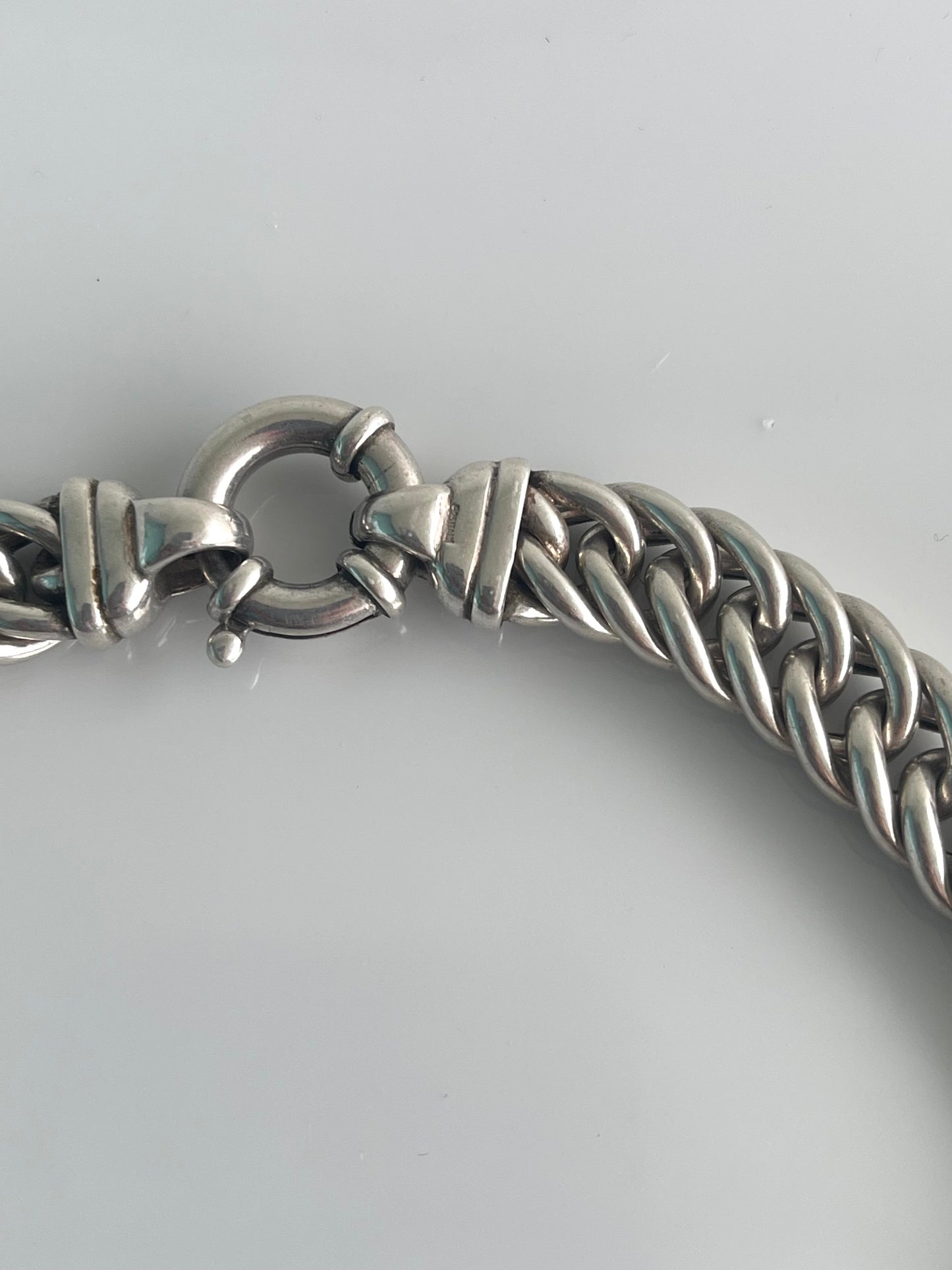 Italian origin 69g Sterling Silver wide Curb Link Bolt clasp necklace