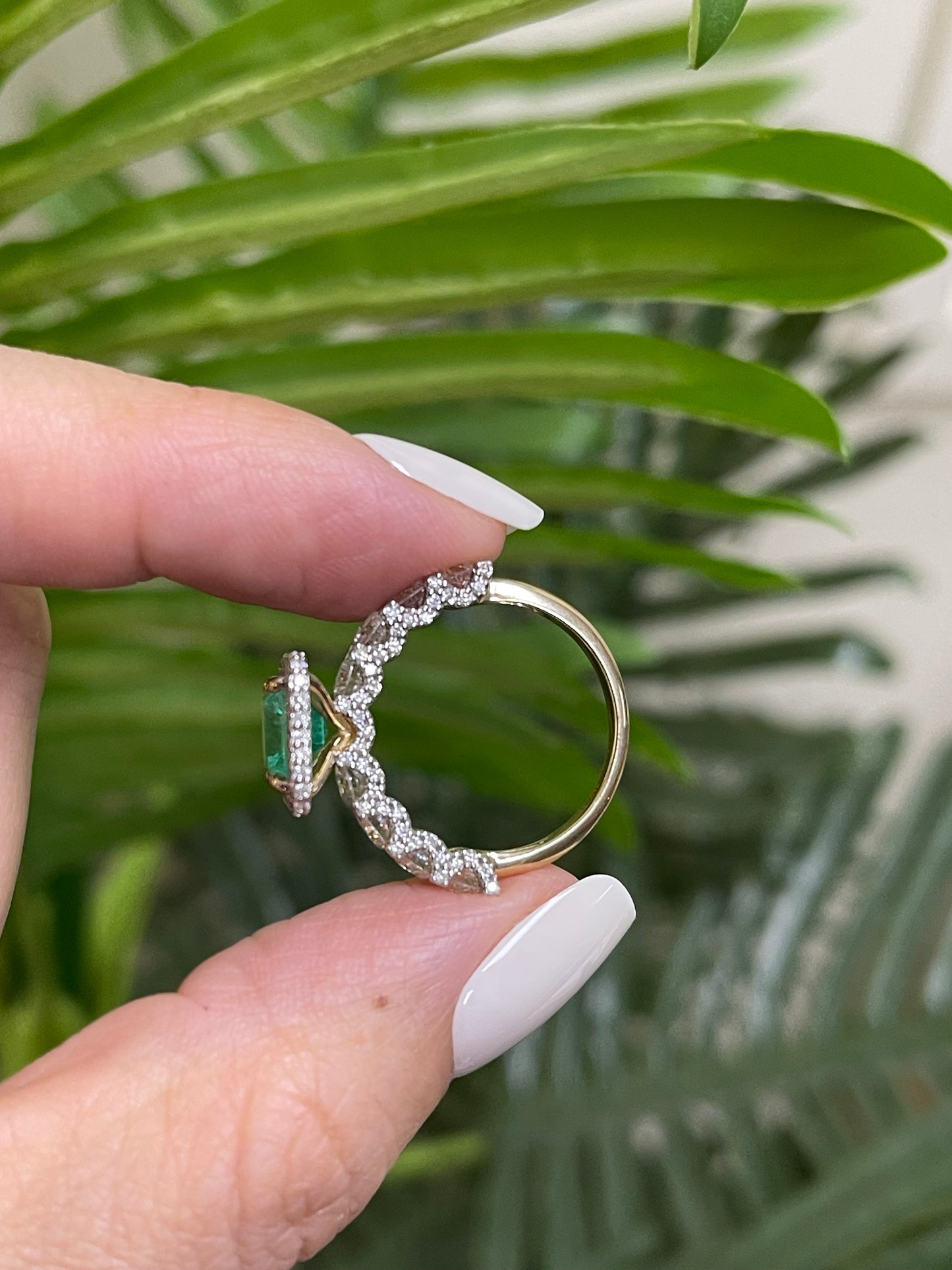 1.91ct Colombian Emerald & 1.8ct Diamond Ring In 14ct Yellow Gold