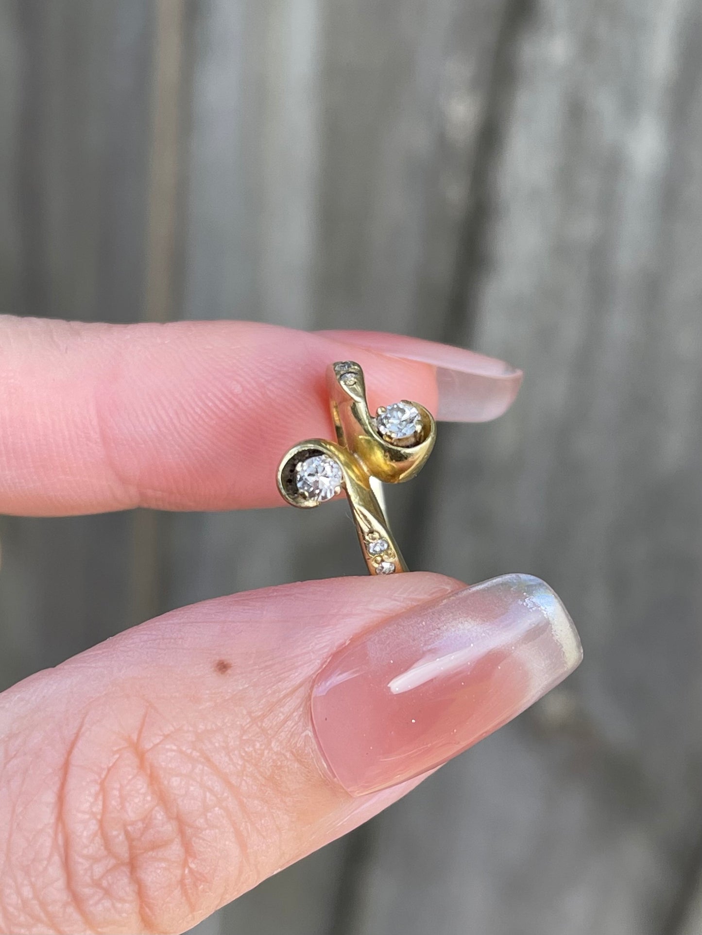 Vintage Natural Diamond Twin Flame Ring In 18ct Yellow Gold – A Beautiful Symbol of Connection