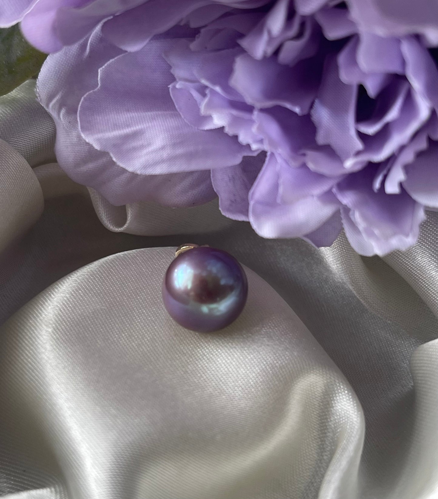 Lavender Edison Pearl & Diamond Pendant in 9ct Yellow Gold