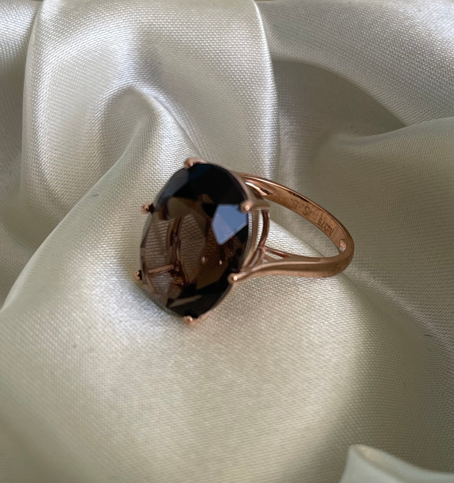S.E. Custom 9ct rose gold 12.6ct natural smoky quartz cocktail ring