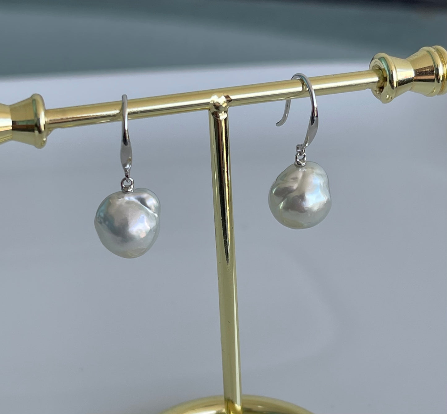 Modern 18ct white gold genuine south sea baroque pearl drop earrings