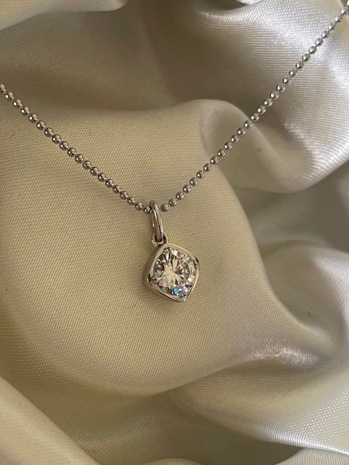 Lab 1ct D color, VVS Clarity Diamond Pendant In Platinum 950 (No Chain)