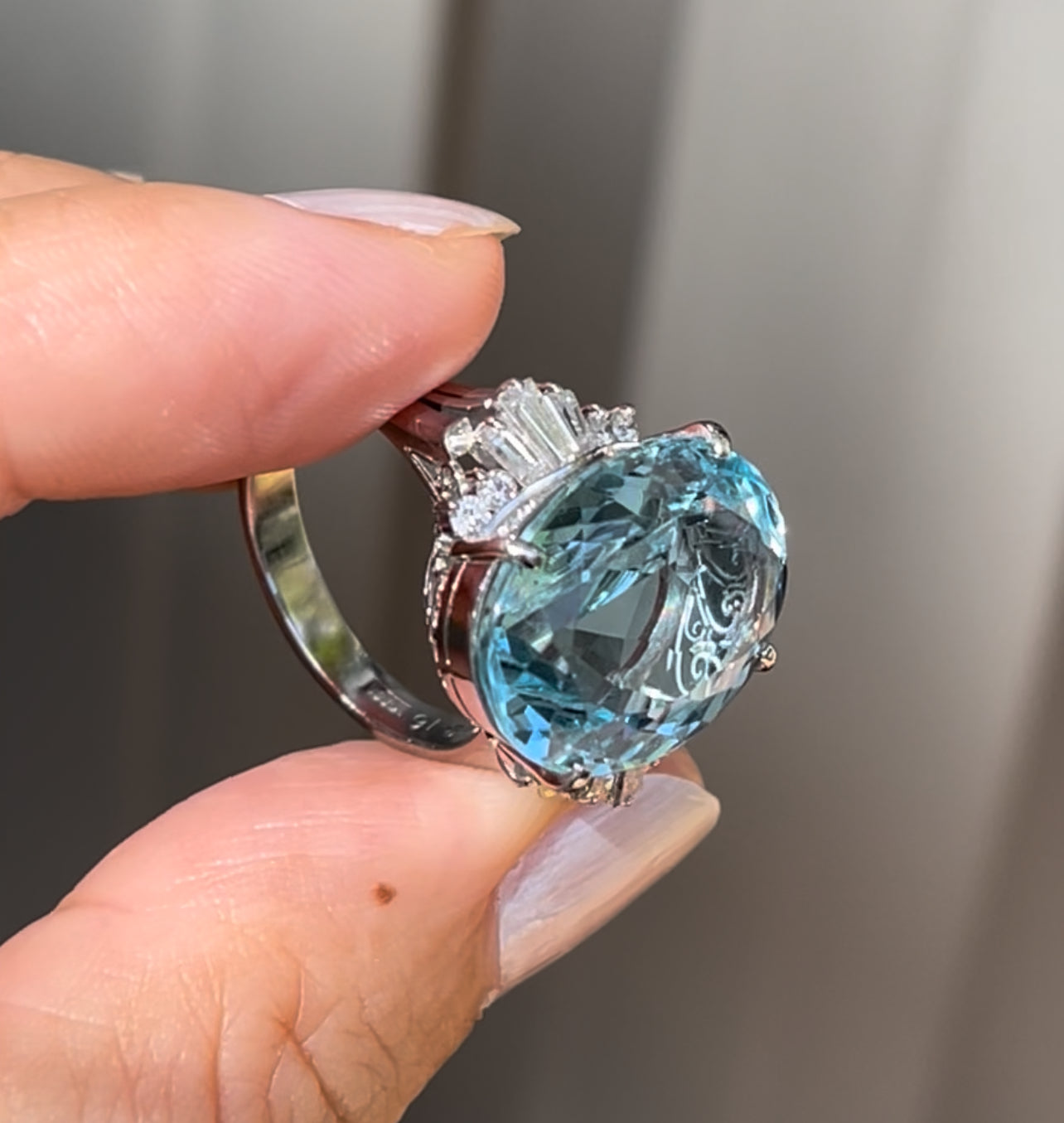 12.16ct Aquamarine 0.7ct diamond Ring In 900 Platinum