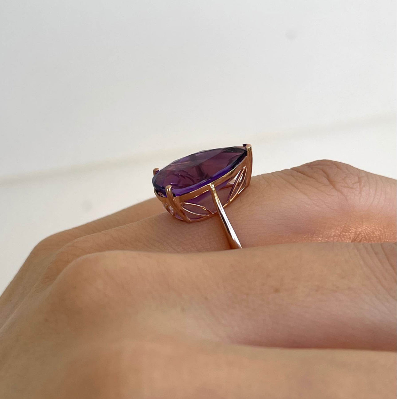 9ct rose gold pear shape 7.8ct natural deep purple amethyst ring