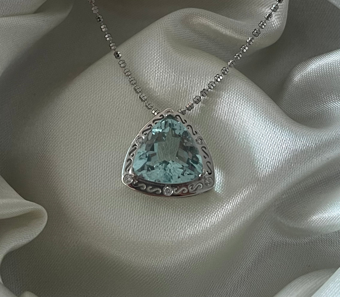 Val $8,150 5ct natural aquamarine pendant with diamonds in 950 platinum
