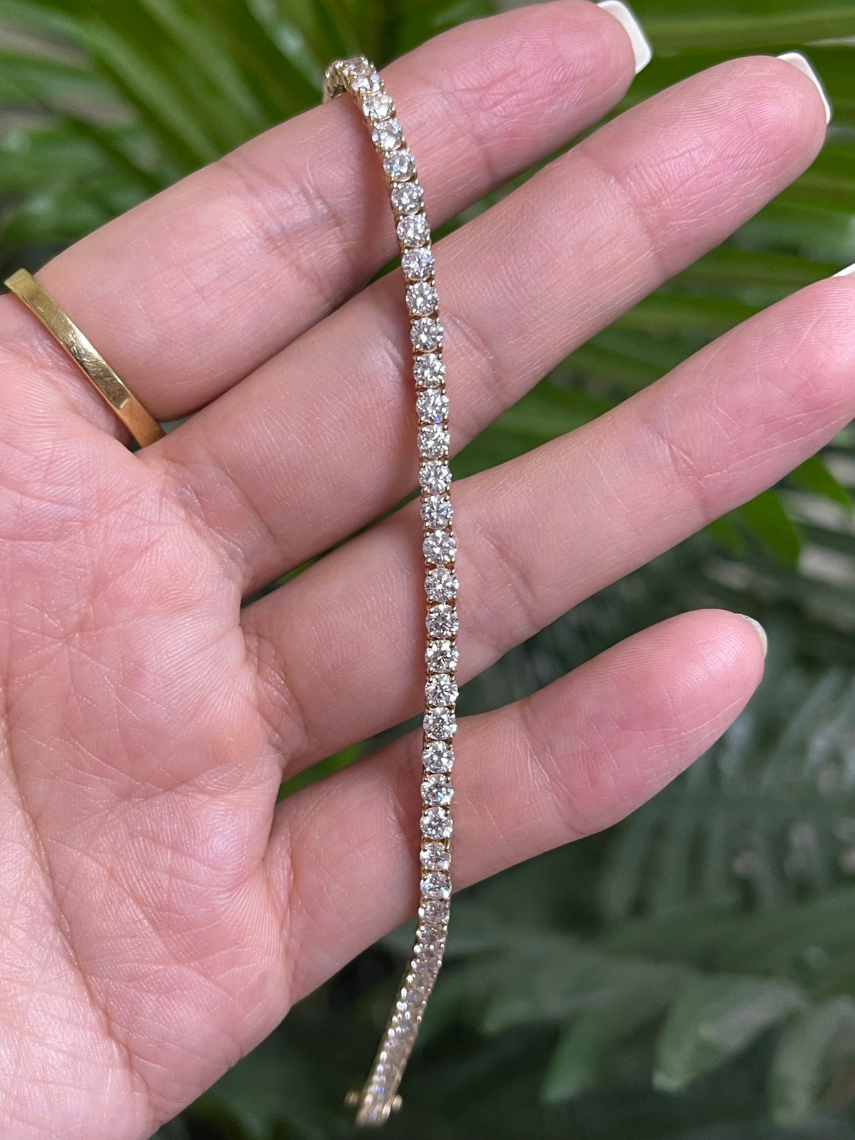 5.74ct Natural VS Diamond Tennis Bracelet In 14ct yellow gold