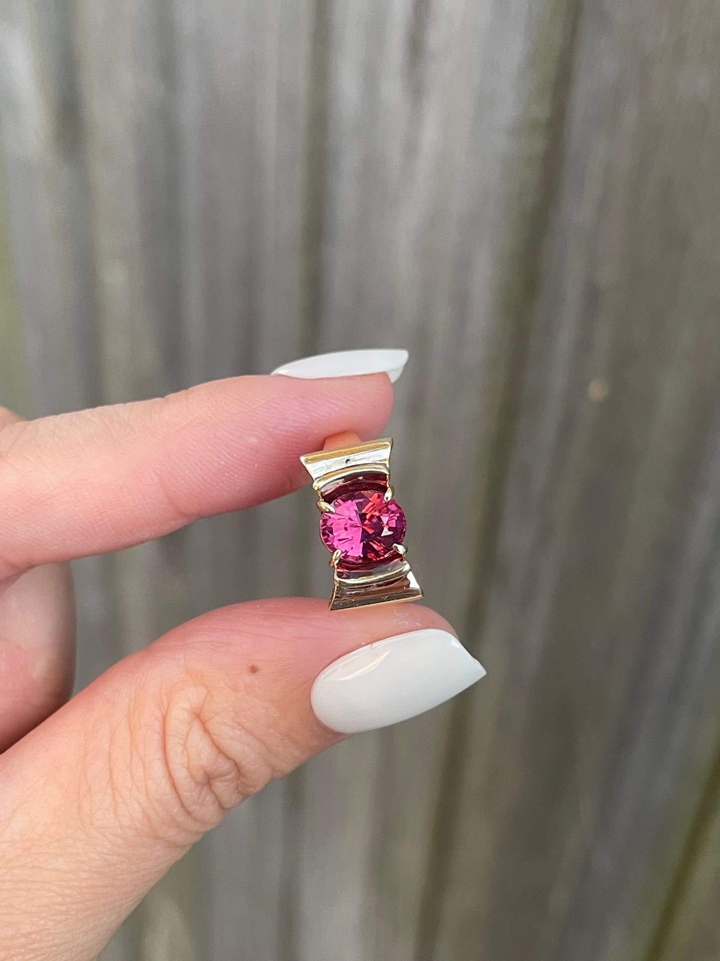 Vintage 2ct Natural Pink Garnet Bow Ring In 9ct Yellow Gold