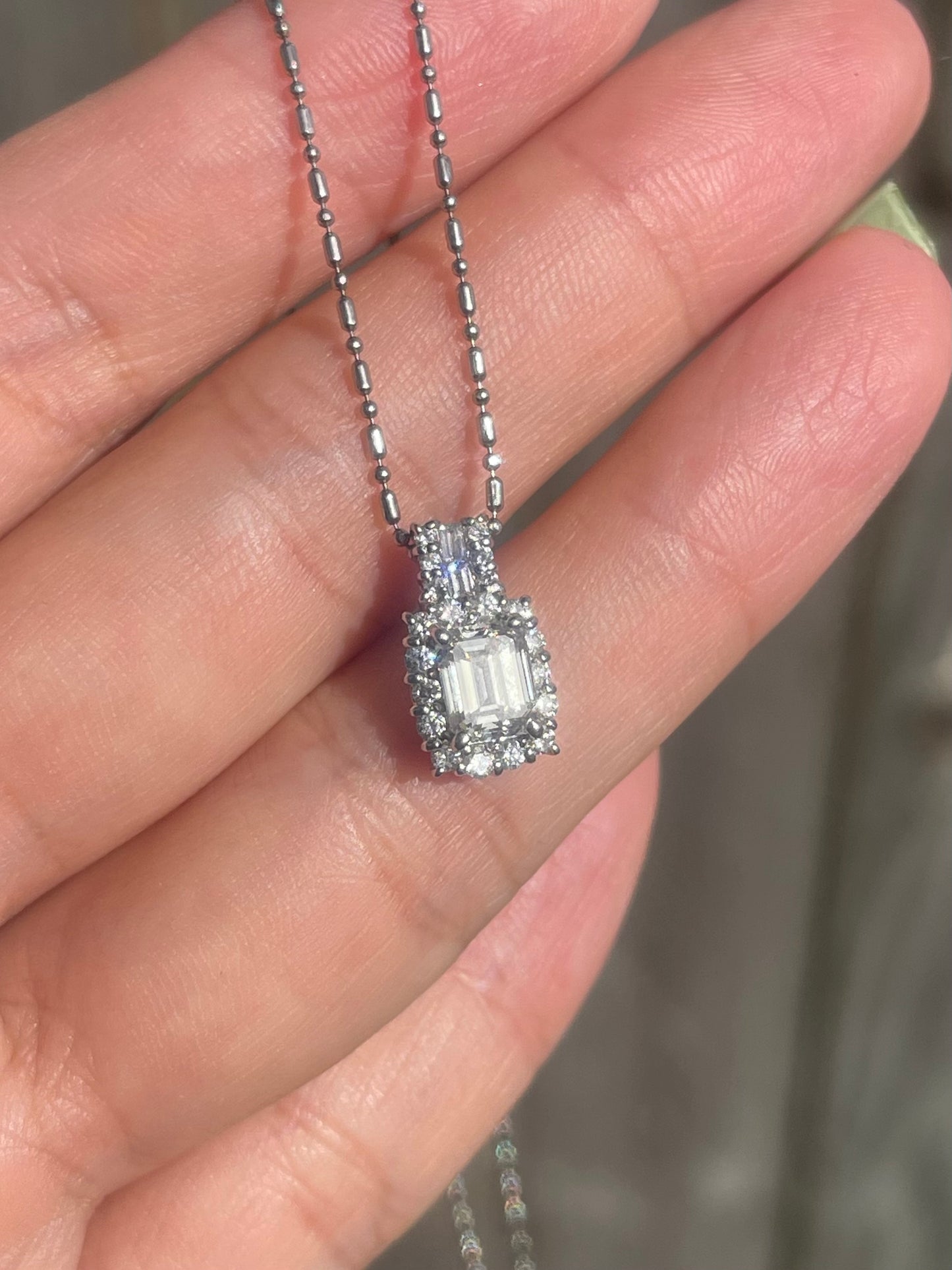 Val $14,500 1.34ct Natural VVS Light Yellow diamond pendant necklace In Platinum