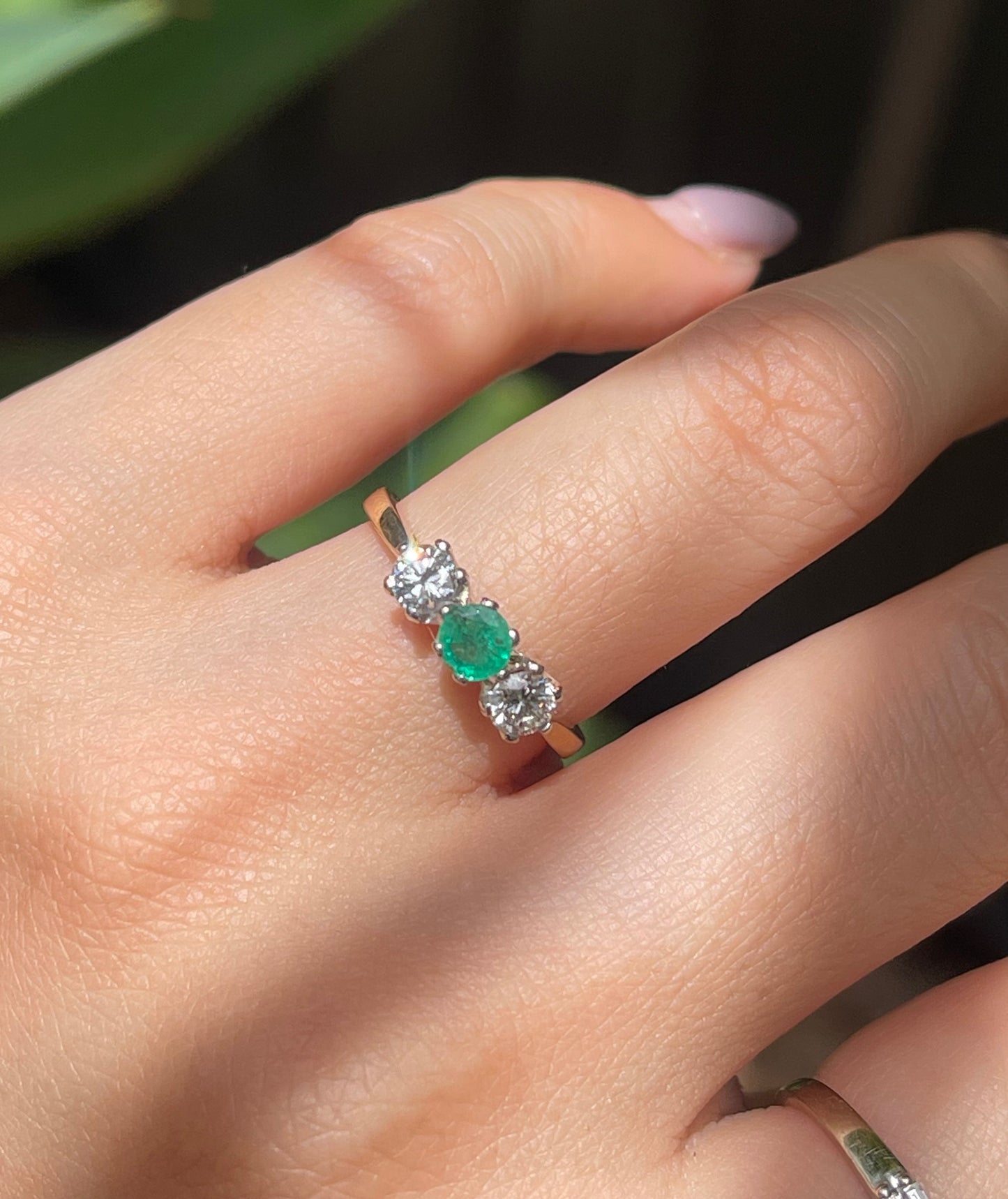 Vintage 1989 London 18ct yellow gold natural Emerald diamond trilogy ring
