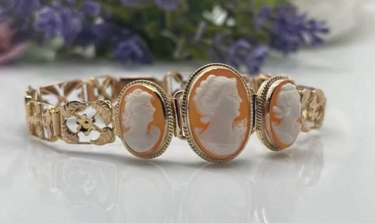 Antique / vintage 9ct gold filigree floral cameo bracelet
