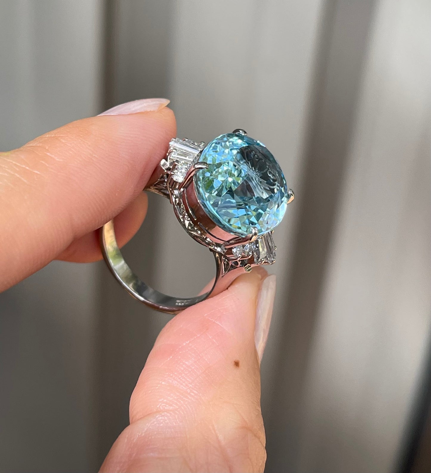 12.16ct Aquamarine 0.7ct diamond Ring In 900 Platinum