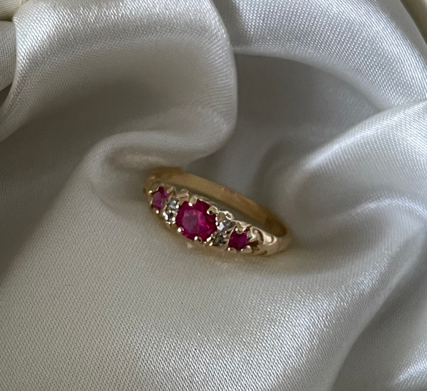 Vintage 18ct yellow gold natural pink ruby & rose cut diamond ring