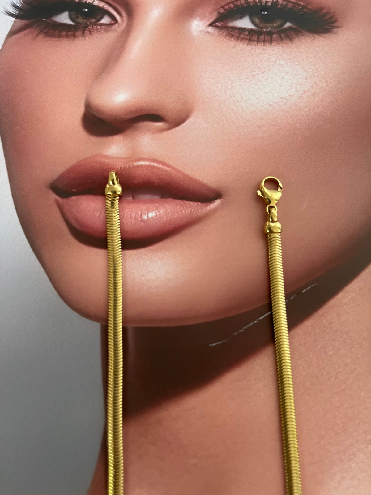 Vintage Classic Herringbone Chain Necklace In 18ct Yellow Gold