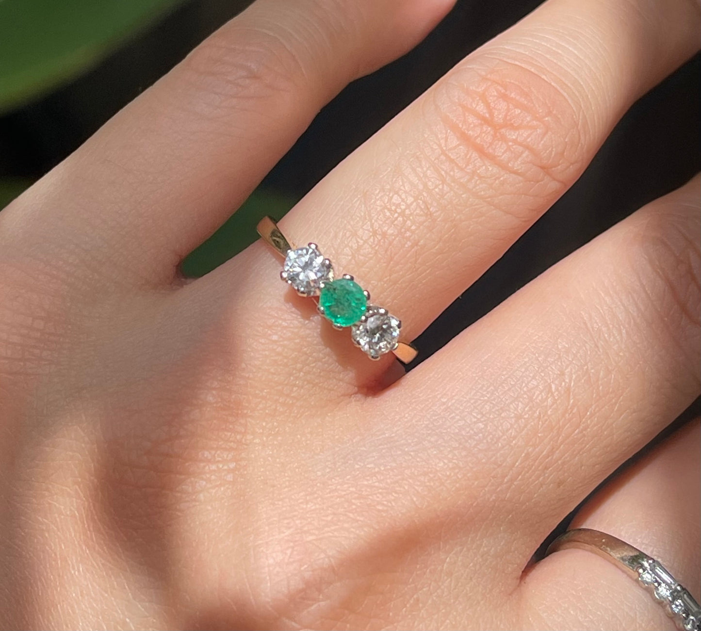Vintage 1989 London 18ct yellow gold natural Emerald diamond trilogy ring