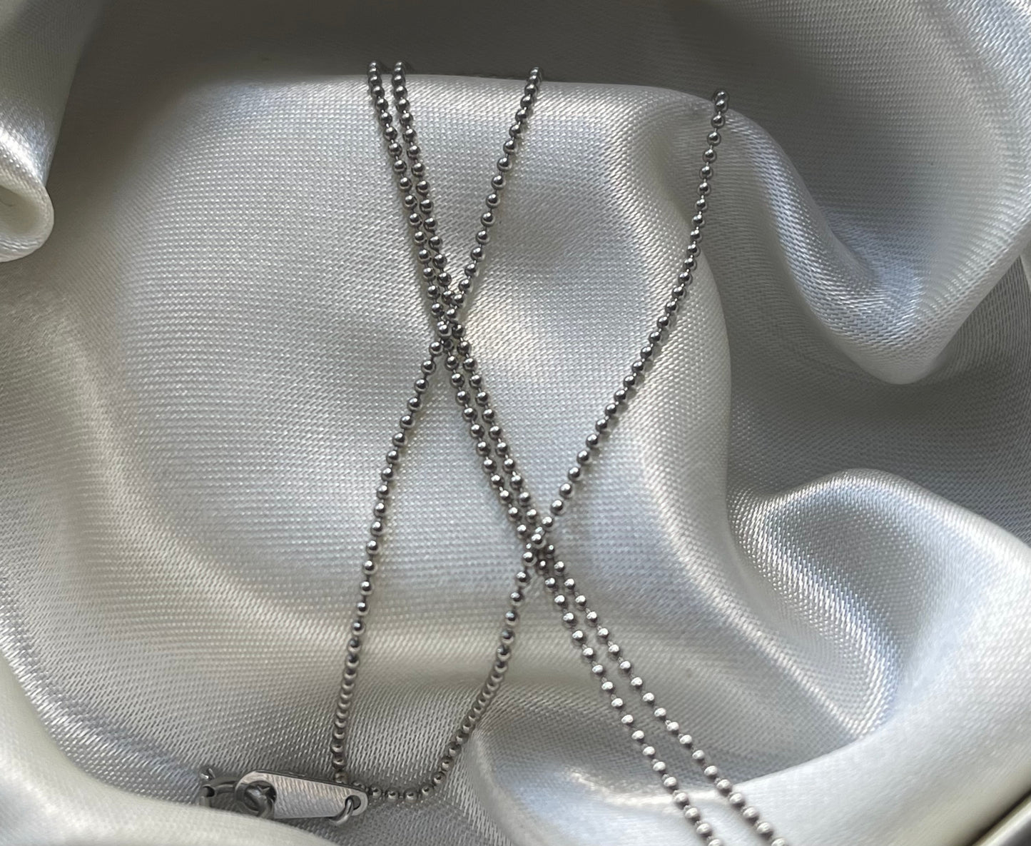 Diamond Trilogy Pendant Necklace in Platinum