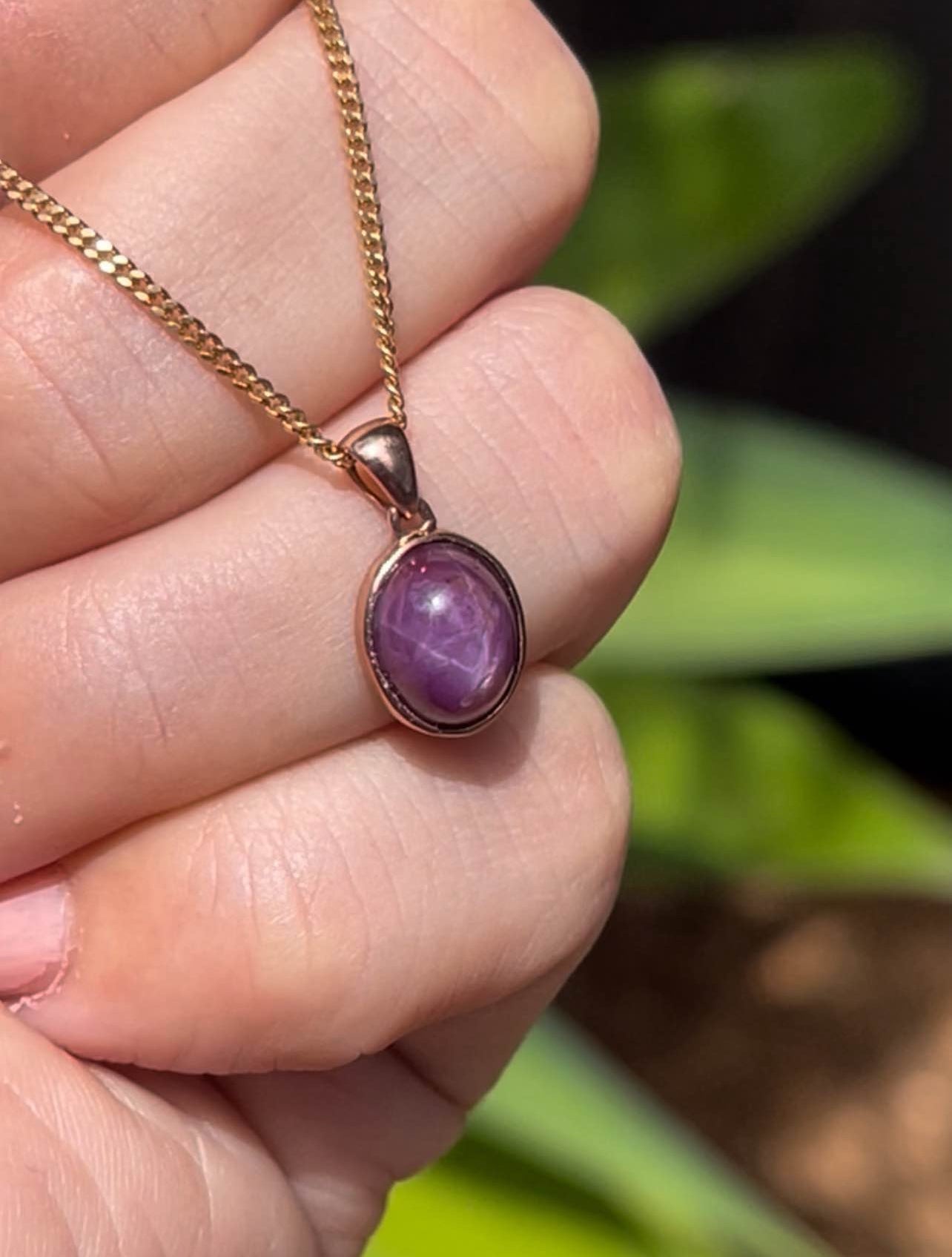 9ct rose gold 3.15ct natural star ruby pendant