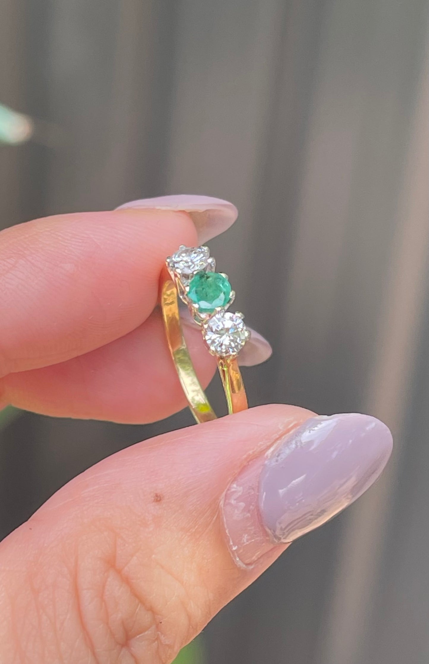 Vintage 1989 London 18ct yellow gold natural Emerald diamond trilogy ring