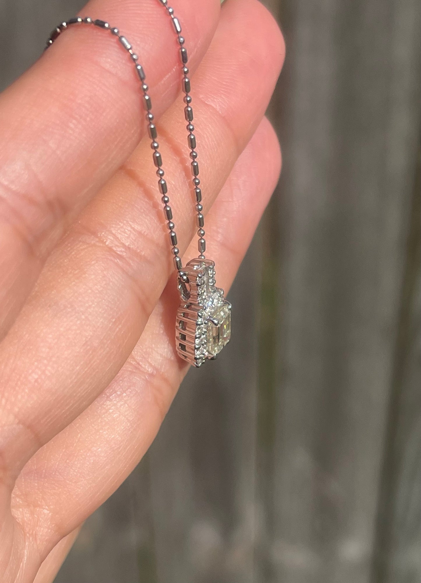 Val $14,500 1.34ct Natural VVS Light Yellow diamond pendant necklace In Platinum