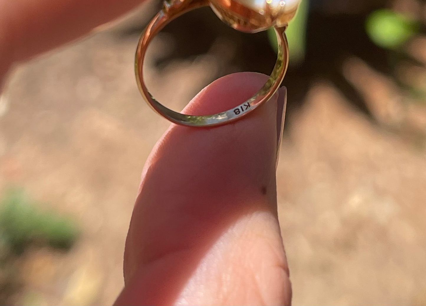 Vintage 18ct yellow gold natural solid Australian opal ring