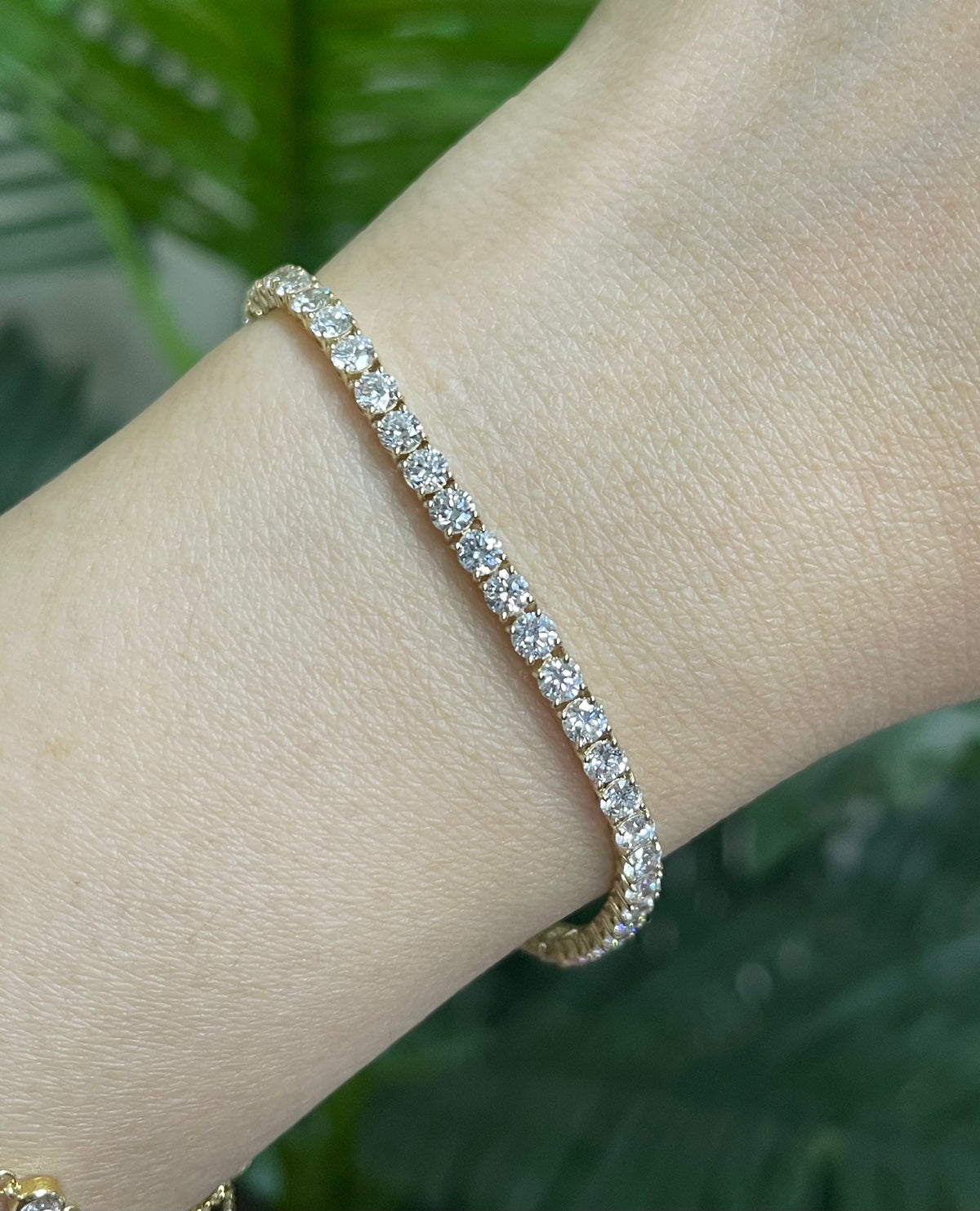 5.74ct Natural VS Diamond Tennis Bracelet In 14ct yellow gold
