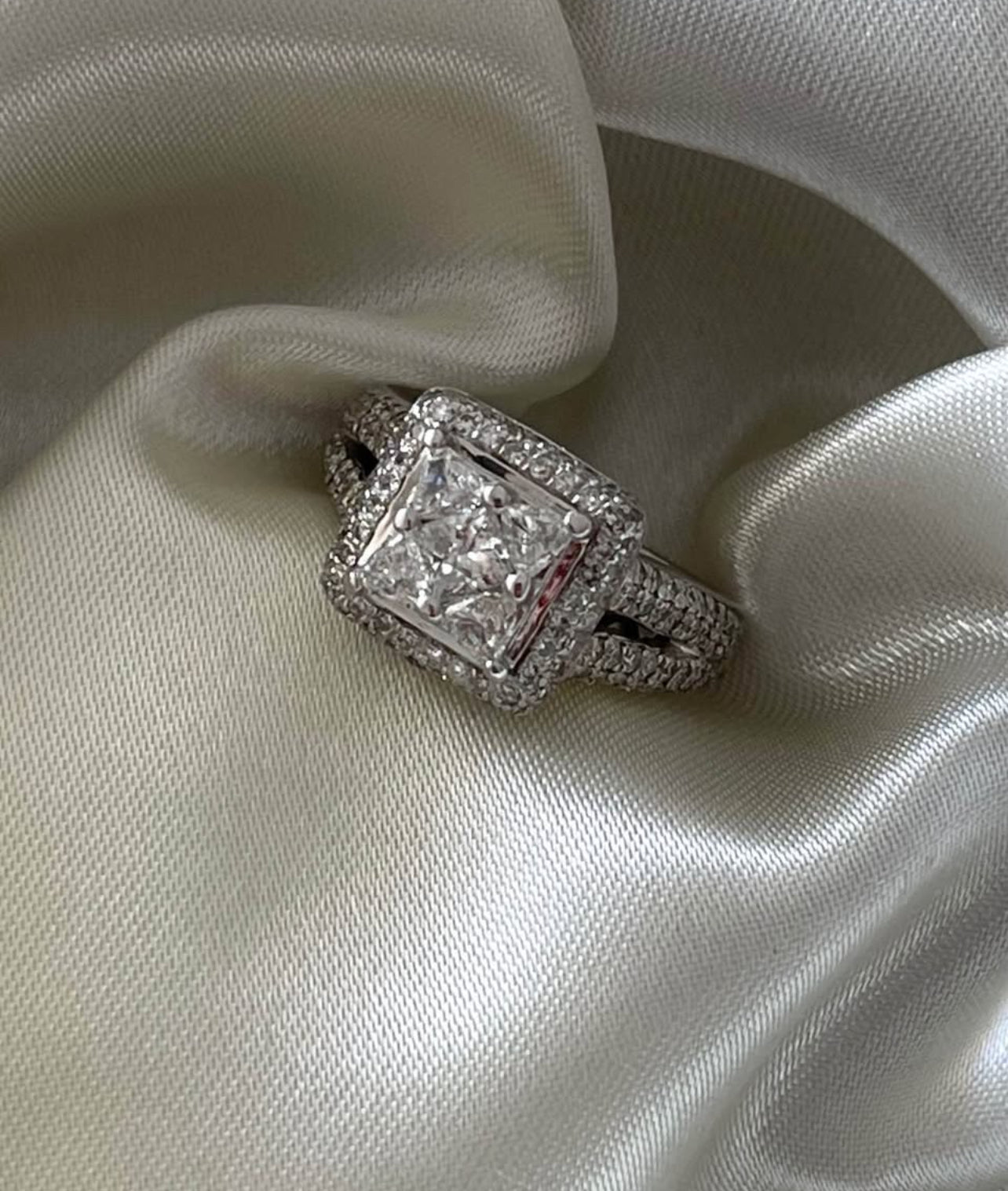 18ct white gold 1.7ct natural VS diamond ring