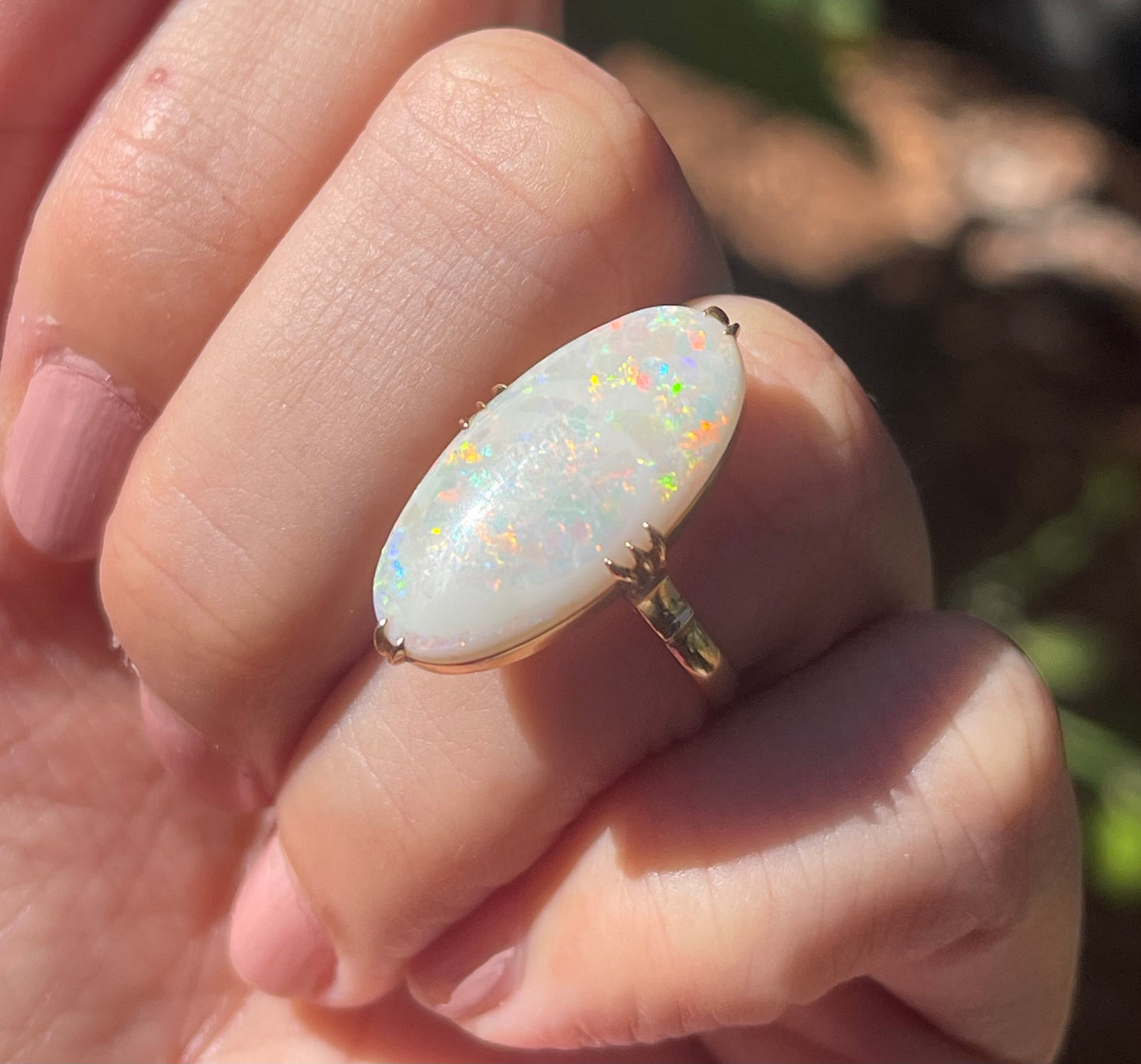 Vintage 18ct yellow gold natural solid Australian opal ring
