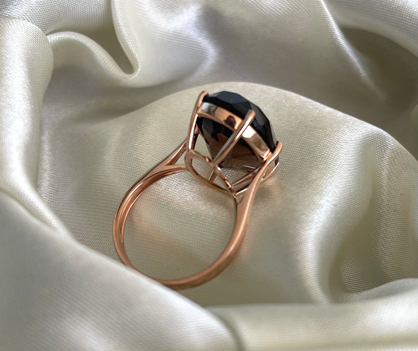 S.E. Custom 9ct rose gold 12.6ct natural smoky quartz cocktail ring