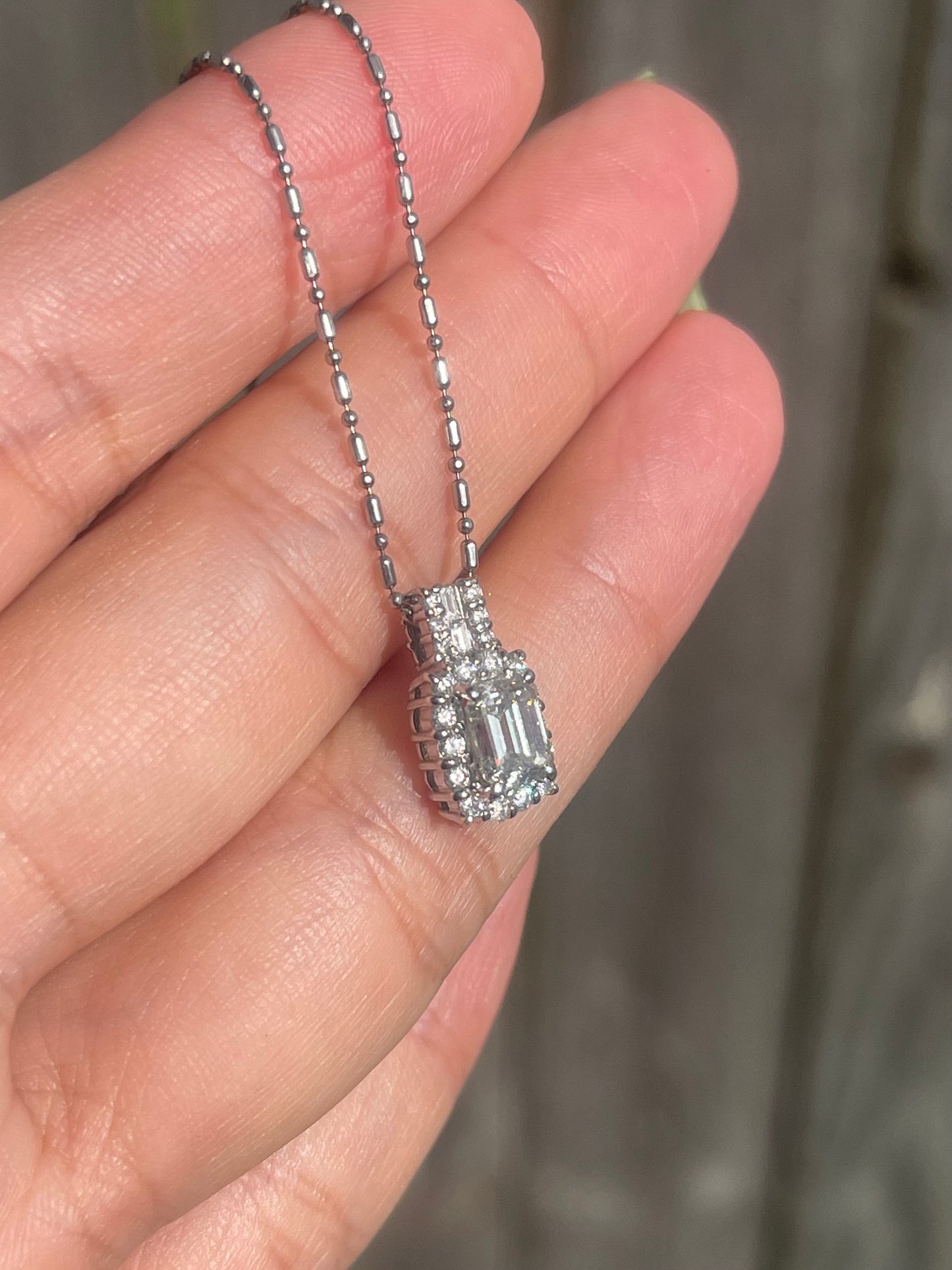 Val $14,500 1.34ct Natural VVS Light Yellow diamond pendant necklace In Platinum