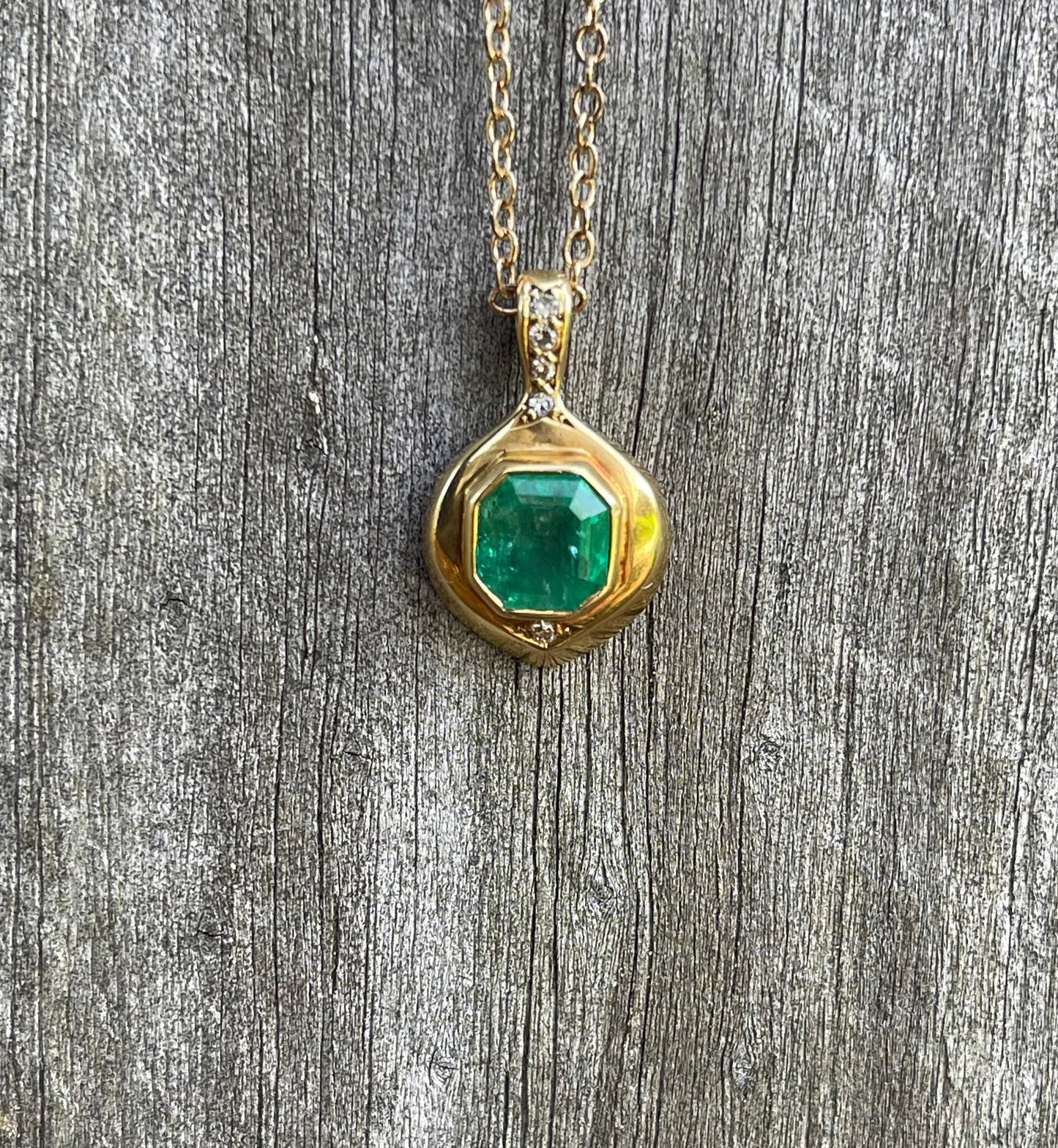 Vintage 1.6ct Emerald Diamond Pendant In 22ct Yellow Gold (no chain)
