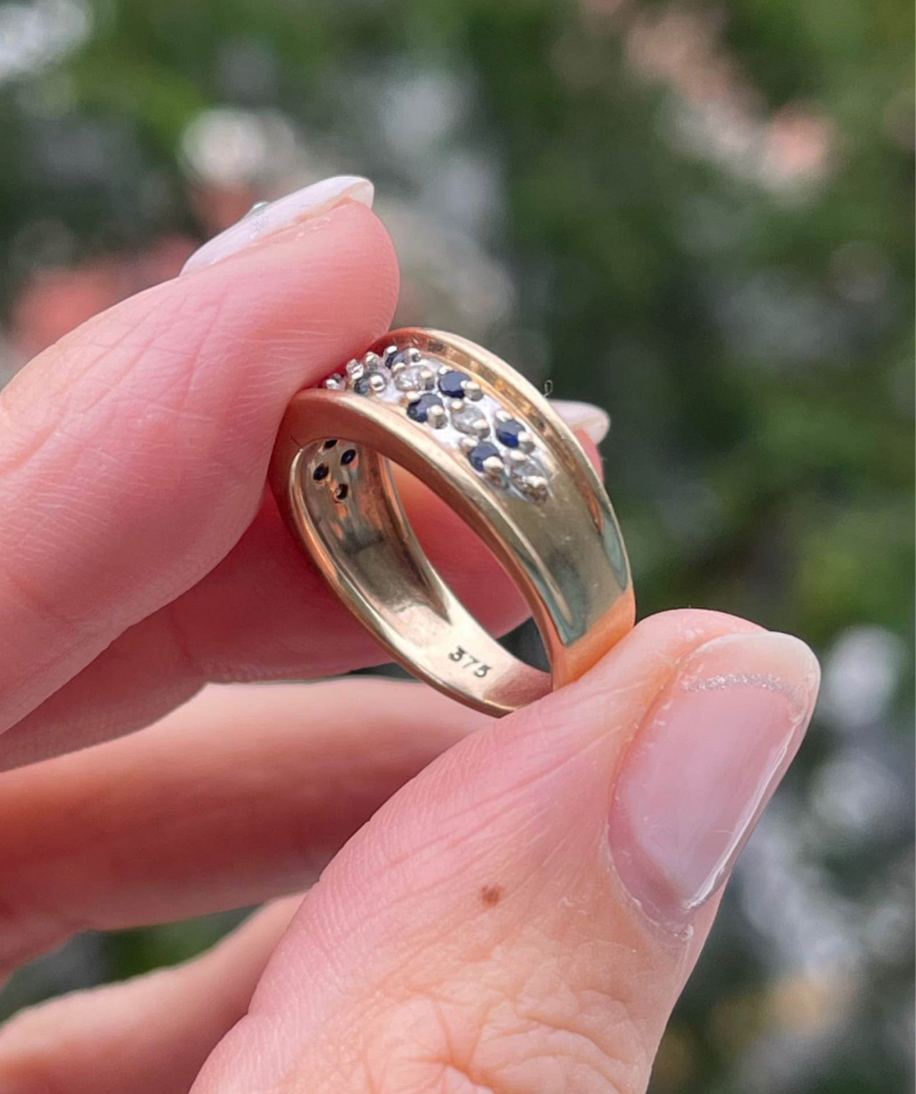 Vintage 9ct yellow & white natural diamond sapphire band ring